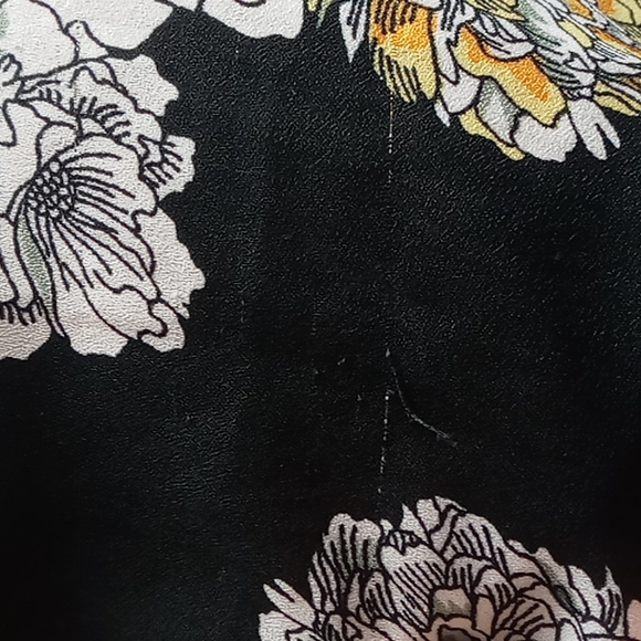 Indulge Floral off shoulder Blouse - Picture 12 of 13